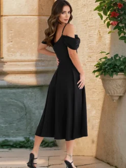 Robe nuisette mi-longue à épaules dénudées et coupe trapèze pour une soirée estivale 2026