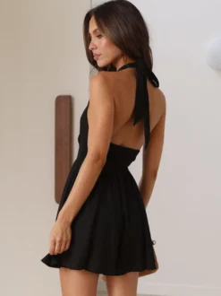 Robe patineuse mini dos nu à bretelles pour femme - Décolleté plongeant sur le devant dos nu et jupe-short fluide - Vacances d'été à la plage 2026