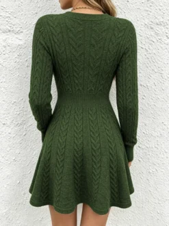Robe pull courte à col en V profond pour femme manches longues taille cintrée et ourlet évasé
