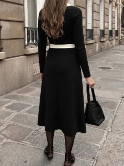 Robe pull longue Daily Dresses col color block maille côtelée taille cintrée nœud papillon