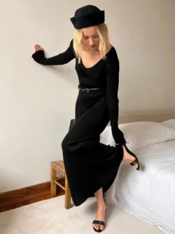 Robe pull maxi moulante à manches longues col en V et coupe ajustée en maille côtelée pour femme 2026