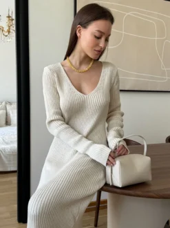 Robe pull maxi moulante à manches longues col en V et coupe ajustée en maille côtelée pour femme 2026