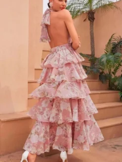 Robe rouge élégante à imprimé dos nu et volants sans manches col en V imprimée pour une soirée en amoureux