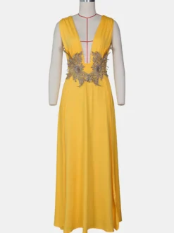 Robes de bal Robe longue semi-formelle brodée à col en V et fente haute