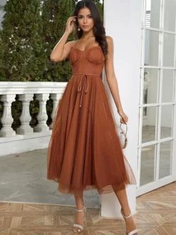Robes De Soirée À Bretelle Robe Semi-formelle En Couches Sans Manches Plissée À Col En Cœur Bordeaux