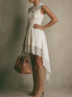Robes de soirée romantiques midi asymétriques bohèmes en dentelle sans manches à col rond et coupe asymétrique fluide