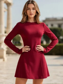 Robe trapèze courte à manches longues et coutures structurées sophistiquées pour femme 2026