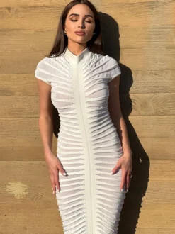 Robe Tricotée Femmes Plissée En Polyester Manches Courtes