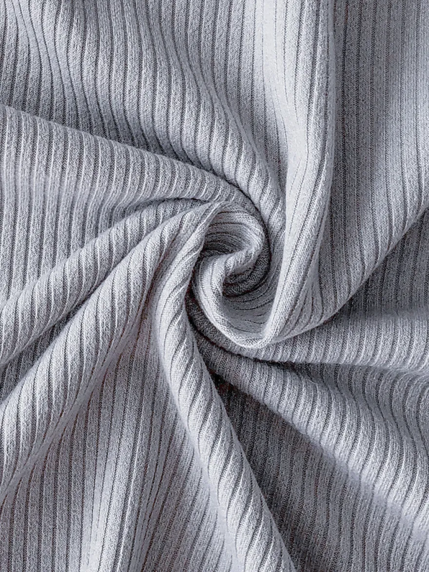 Robe tricotée pour femme en polyester confortable à manches longues et col haut
