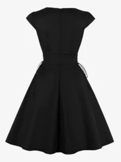 Robe vintage gothique brodée toile d'araignée robe midi femme manches courtes col V lacé coupe trapèze rouge et noire