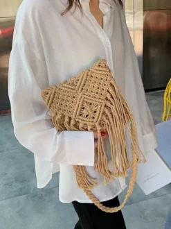 Sac bandoulière bohème à pompons en macramé mini sac à main en corde de coton tissée à la main sac de plage