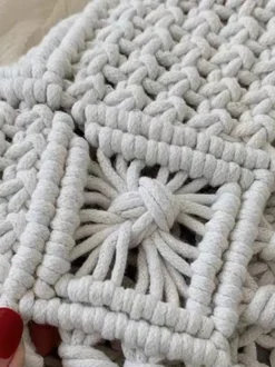 Sac bandoulière bohème à pompons en macramé mini sac à main en corde de coton tissée à la main sac de plage