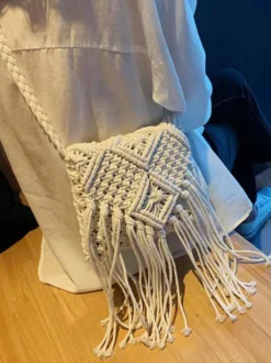 Sac bandoulière bohème à pompons en macramé mini sac à main en corde de coton tissée à la main sac de plage