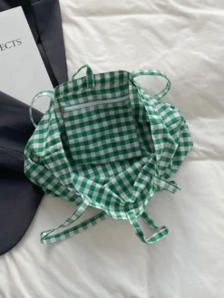 Sac à bandoulière léger à carreaux pour les vacances d'été idéal pour le shopping au quotidien.