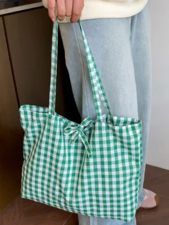 Sac à bandoulière léger à carreaux pour les vacances d'été idéal pour le shopping au quotidien.