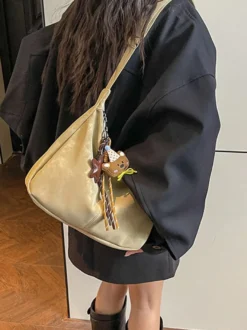 Sac cabas bandoulière grande capacité en similicuir délavé vintage style hobo idéal pour un usage quotidien.