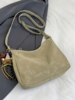 Sac cabas bandoulière grande capacité en similicuir délavé vintage style hobo idéal pour un usage quotidien.
