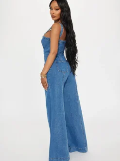 Salopette en jean sexy pour femme - Combinaison rétro bleue à boutons et jambes larges évasées - Tenue streetwear idéale pour les soirées d'été 2026