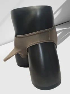 Slip transparent en maille fine pour homme taille basse avec poche éléphant respirant et sexy.