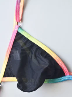 String pour homme avec ceinture arc-en-ciel en maille transparente