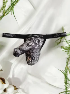 String pour homme en dentelle florale argentée avec poche en maille transparente et sous-vêtement sexy et élastique