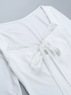 Top court à nœud papillon et bordure en dentelle pour femme - Chemisier Fairycore blanc à manches longues et coupe ajustée - Tenue de soirée printanière 2026