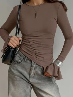Top femme à manches longues froncées sur les côtés - Coupe ajustée et élégante avec poignets évasés - Style streetwear printemps 2026