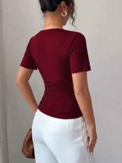 T-shirt à manches courtes noir plissé perles col V femme