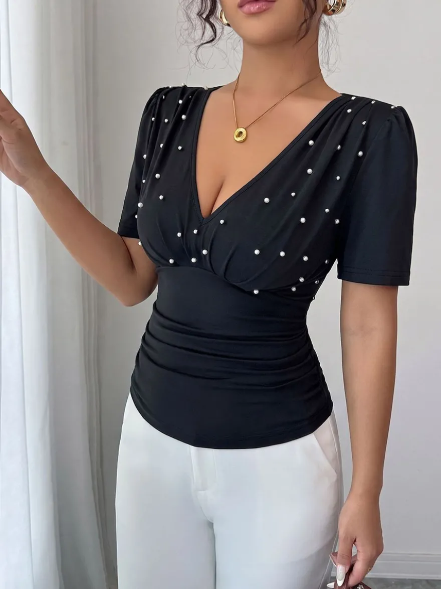 T-shirt à manches courtes noir plissé perles col V femme