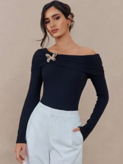 T-shirt à manches longues noir plissé à épaules dénudées pour femme