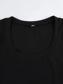 T-shirt noir à manches courtes et col en U pour femme