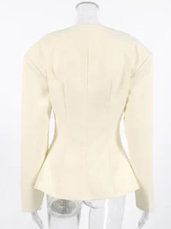 Veste blazer péplum sans manches à col en V et boutonnage nacré à une rangée de boutons.