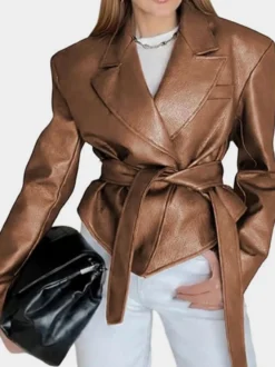 Veste courte en similicuir à revers et ceinture style motard avec ceinture à nouer à la taille