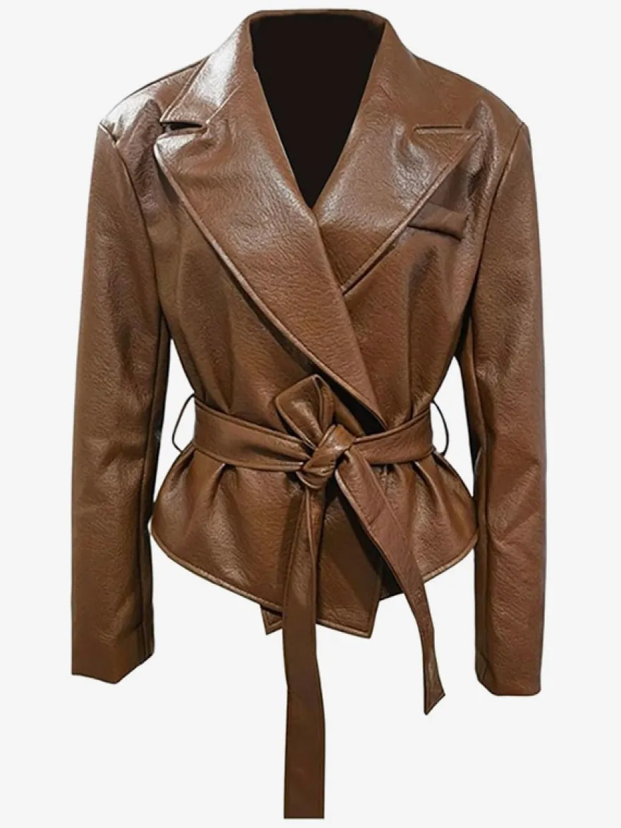 Veste courte en similicuir à revers et ceinture style motard avec ceinture à nouer à la taille