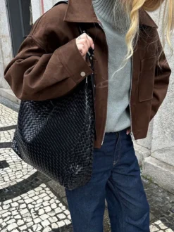 Veste courte zippée en daim marron avec poches pour femme (2026)