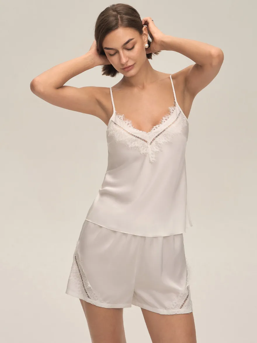 Vêtements d'intérieur à bretelles sans manches en polyester.