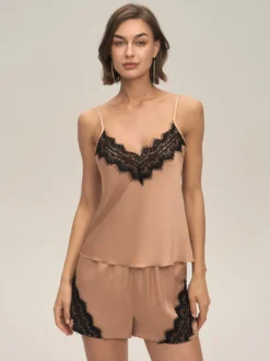 Vêtements d'intérieur à bretelles sans manches en polyester.