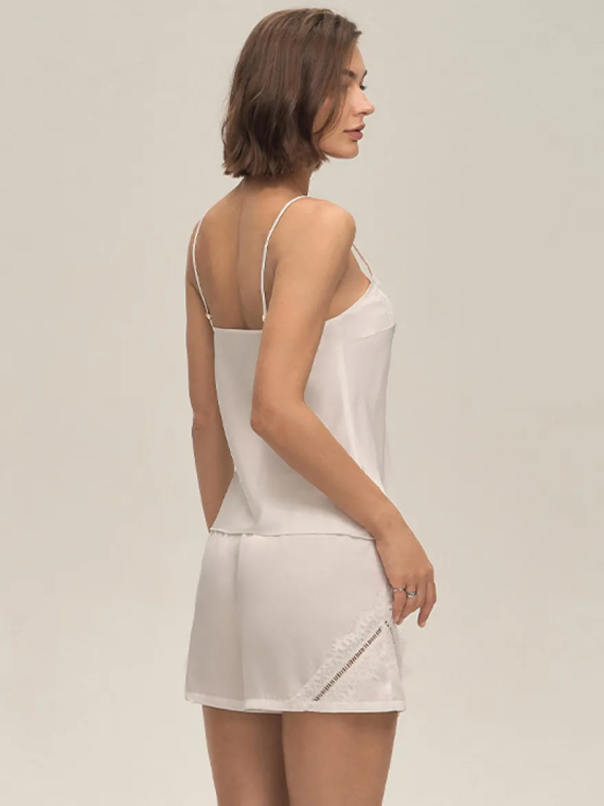 Vêtements d'intérieur à bretelles sans manches en polyester.