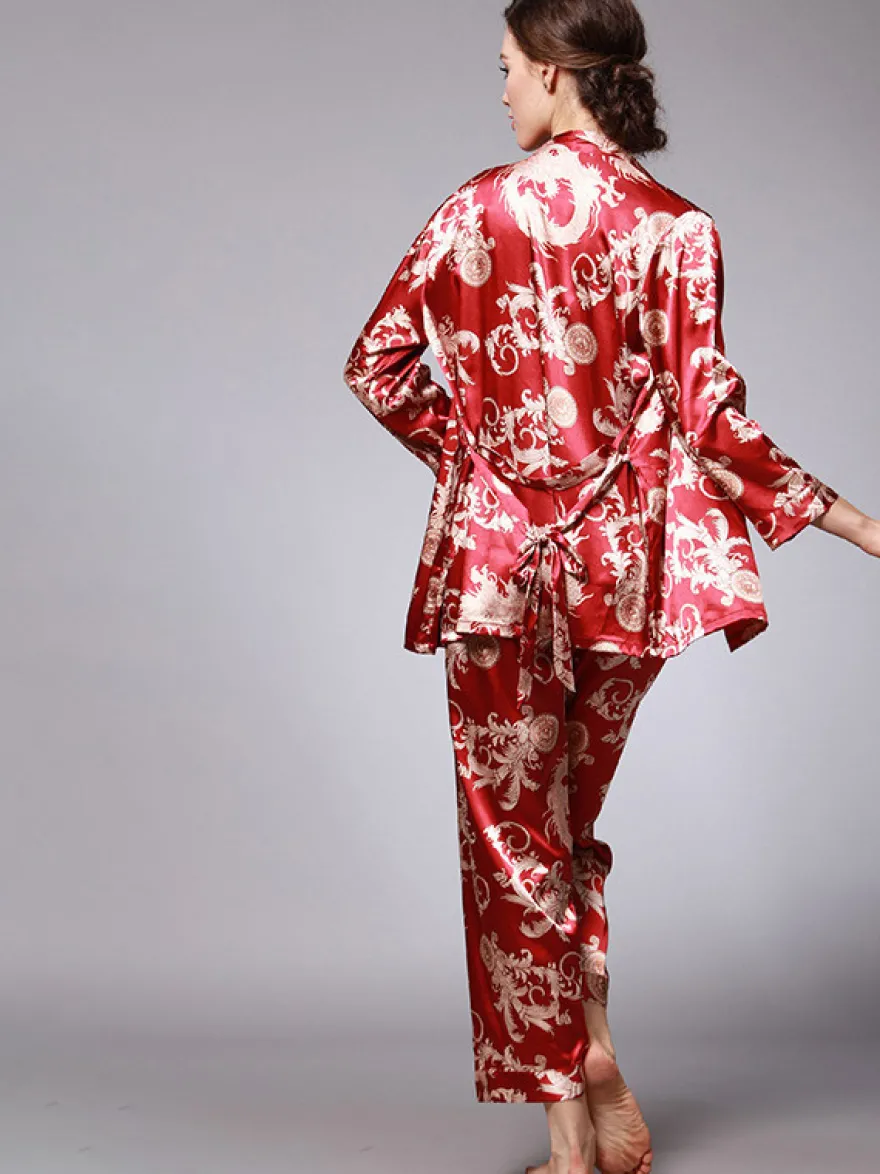 Vêtements d'intérieur à col rabattu et manches longues aspect soie